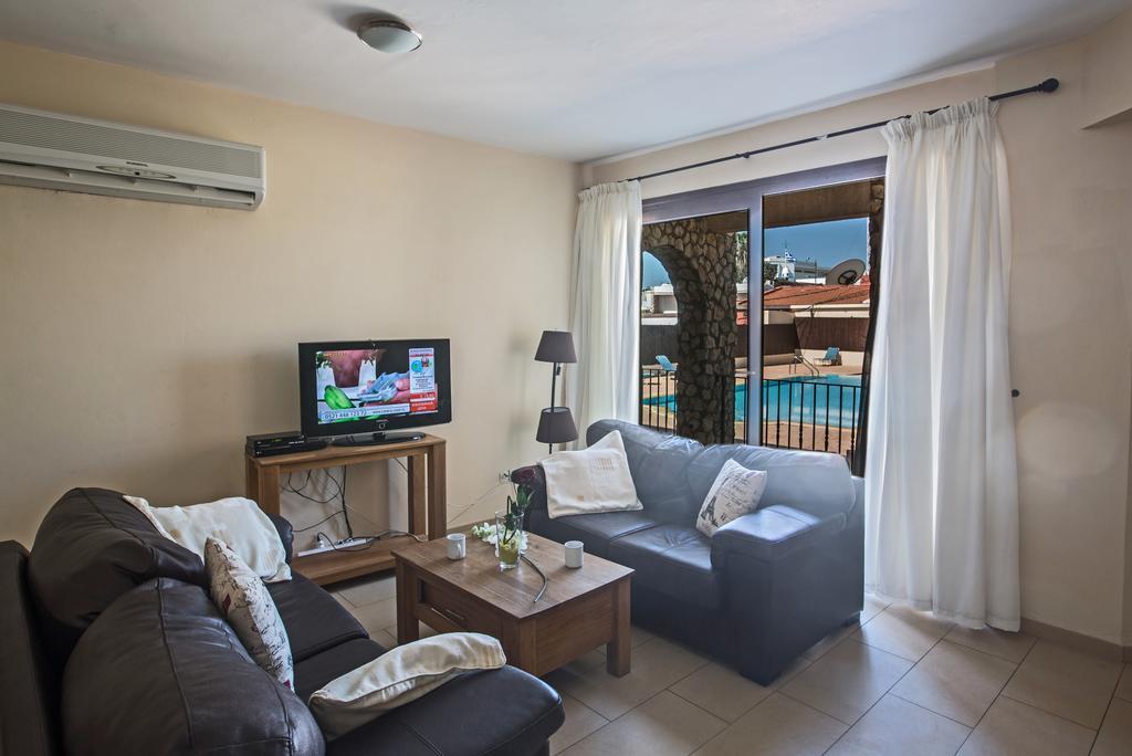 Napiana Apartments ไอยานาปา ภายนอก รูปภาพ